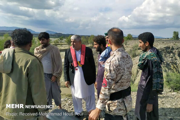 نجات شش نفر از اهالی روستای گدیچ زرآباد از سیلاب