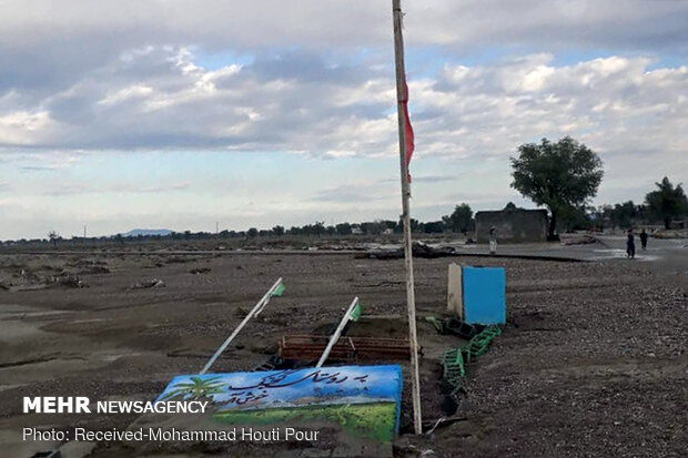 ورود آب به بخشی از روستای گنجک زرآباد