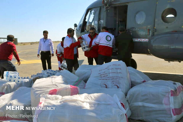 Sending humanitarian aids to flood-hit regions of S Iran