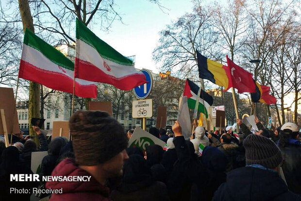 تجمع  اعتراضی به جنایت جنگی علیه فرماندهان مقاومت در مقابل سفارت آمریکا در بلژیک