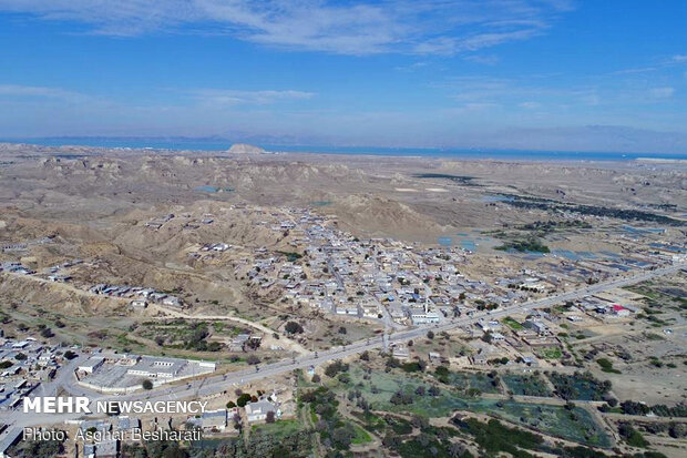 الفیضانات تغمر القريتين "طولا" و "رمجاه" في جزيرة قشم