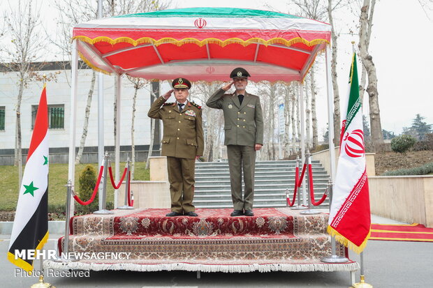 Iranian, Syrian defense ministers hold meeting in Tehran