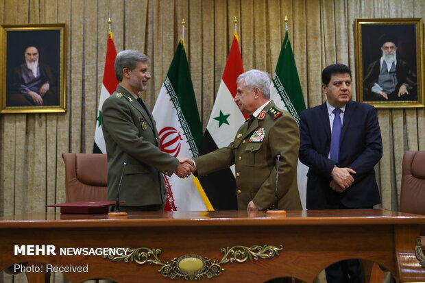 Iranian, Syrian defense ministers hold meeting in Tehran