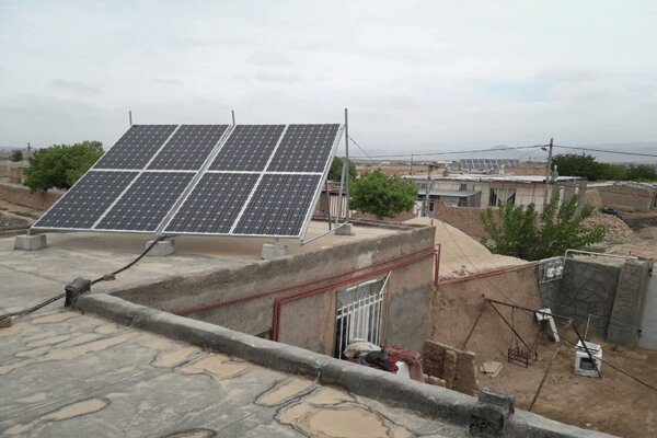 افتتاح ۴۳ واحد  نیروگاه خورشیدی خانگی در جزیره هرمز