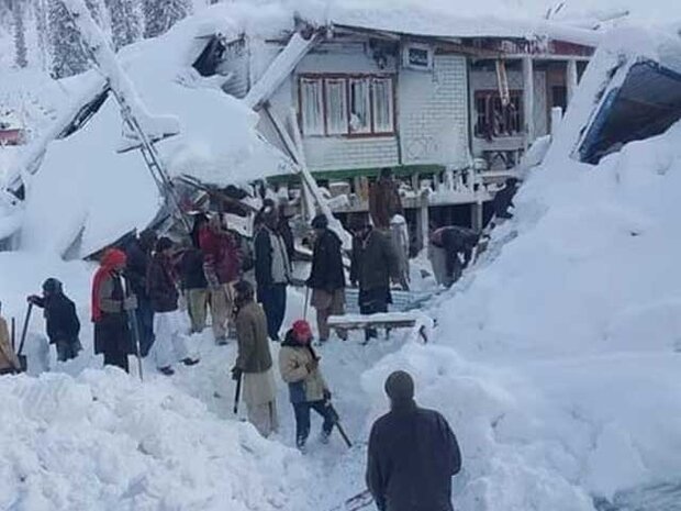 آزادکشمیر میں شدید برفباری سے ہلاکتوں کی تعداد 62 تک پہنچ گئی