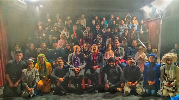 تئاتر «گاو چرانهای مفرغی»  در شیراز ادامه دارد