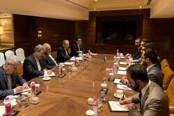 Zarif, Yeni Delhi'de Afganistan Ulusal Güvenlik Danışmanı ile görüştü