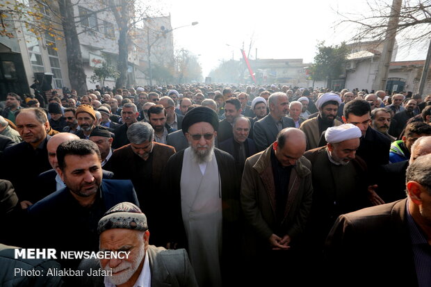 مراسم تشییع و تدفین پیکر «آیت الله میبدی» در گرگان