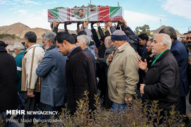 مراسم تشییع پیکر امیرحسین قربانی شهید سانحه هوایی در یزد