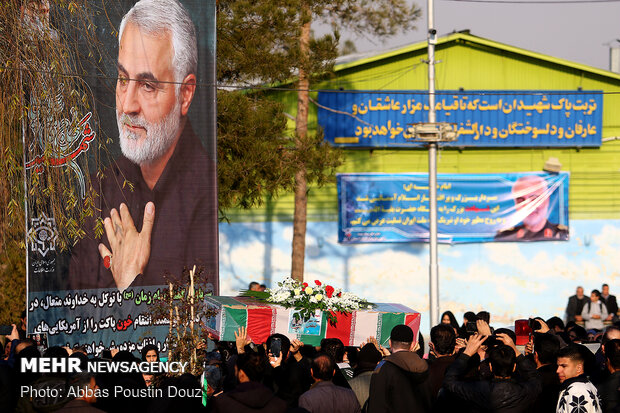 مراسم تشییع ۱۱ نفر از شهدای حادثه سقوط هواپیمای اوکراینی در اصفهان