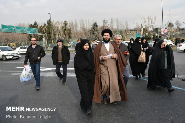 Tahran'ın Musalla Camisi cuma namazı kılmak isteyenler ile dolup taşacak