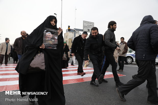 People gathering for Friday Prayers to be led by Ayatollah Khamenei