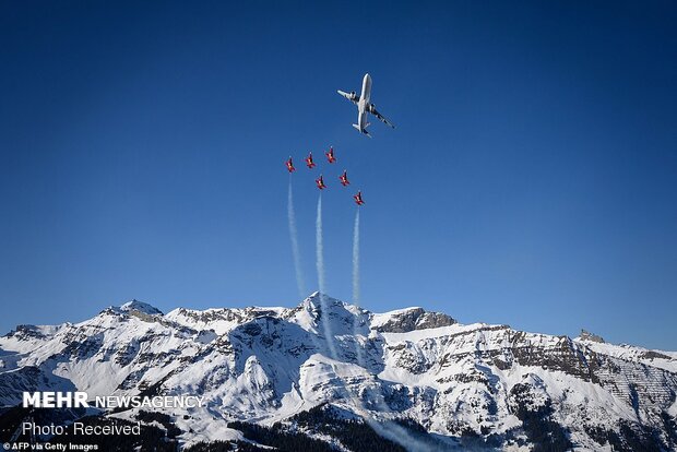 نمایش هوایی در افتتاحیه جام جهانی اسکی‎