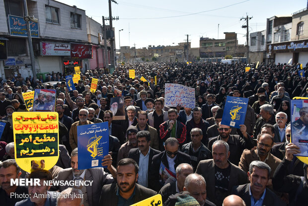 İran'da Devrim Muhafızlarına destek gösterisi