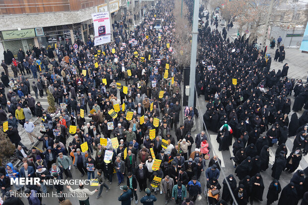 راهپیمایی مردم همدان در حمایت از سپاه پاسداران انقلاب اسلامی