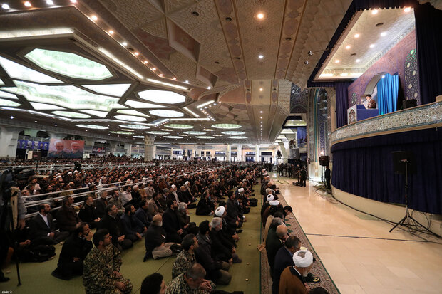 Leader of the Islamic Revolution leads Friday prayers