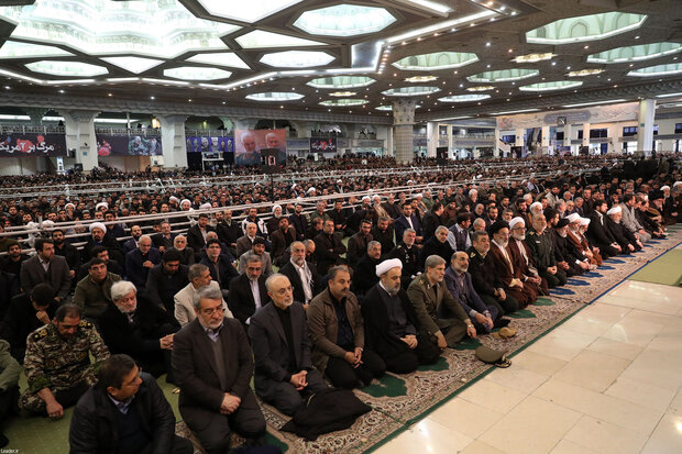 Leader of the Islamic Revolution leads Friday prayers