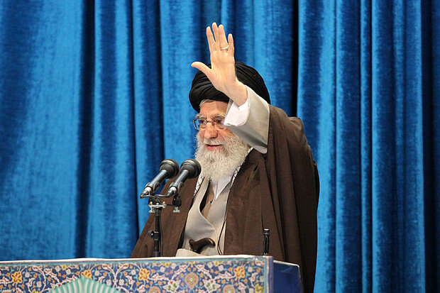 Leader of the Islamic Revolution leads Friday prayers