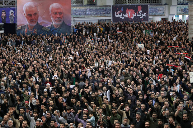 Leader of the Islamic Revolution leads Friday prayers