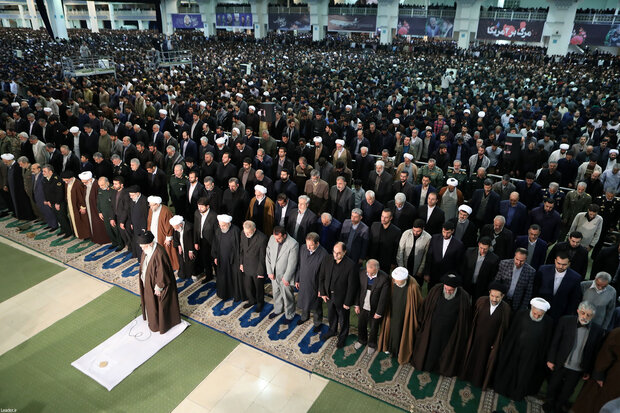 Leader of the Islamic Revolution leads Friday prayers