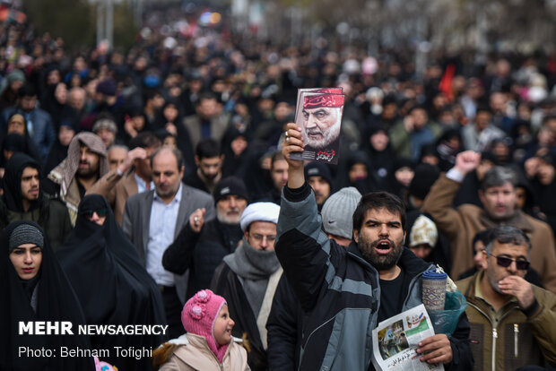 حاشیه هایی از نمازجمعه تهران