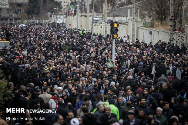 حاشیه هایی از نمازجمعه تهران