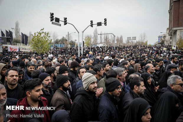 حاشیه هایی از نمازجمعه تهران