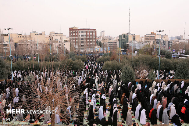 اقامه نماز جمعه تهران به امامت حضرت آیت‌الله خامنه‌ای