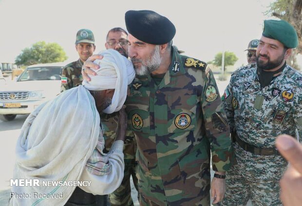 بازدید امیر سرتیپ کیومرث حیدری  فرمانده نیروی زمینی ارتش از مناطق سیل زده روستایی نوبندیان ، پلان، نگور  شهرستان چابهار