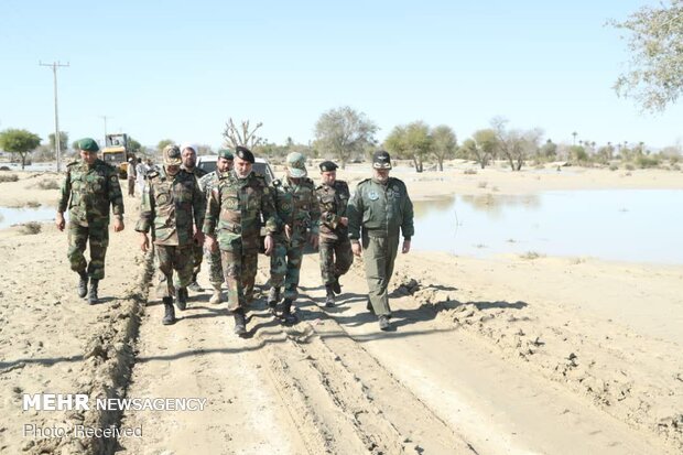 بازدید امیر سرتیپ کیومرث حیدری  فرمانده نیروی زمینی ارتش از مناطق سیل زده روستایی نوبندیان ، پلان، نگور  شهرستان چابهار