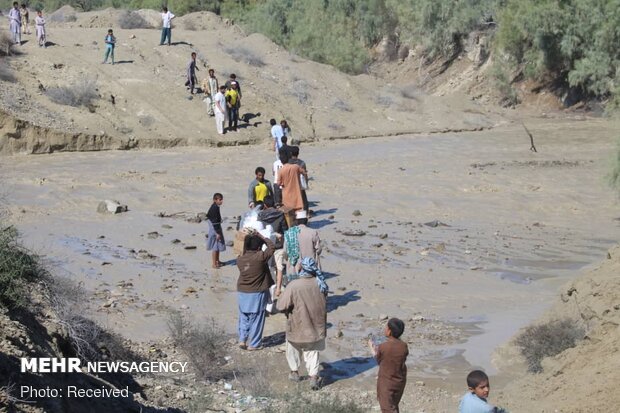 Relief-rendering situation in flood-hit areas in Sistan and Baluchestan prov.