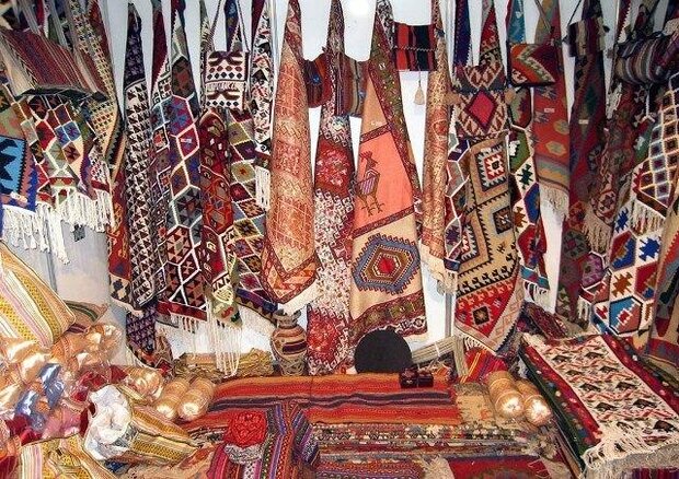 برپایی ۵ بازارچه موقت فروش صنایع‌دستی در کلیبر طی سال ۹۸