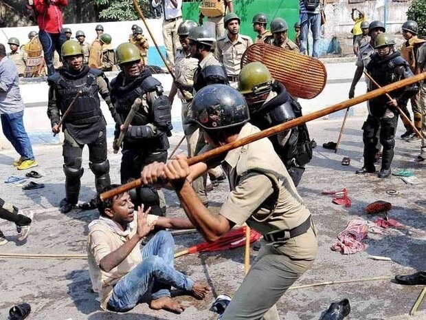 دہلی پولیس کا جامعہ ملیہ اسلامیہ کی طالبات پر بہیمانہ تشدد