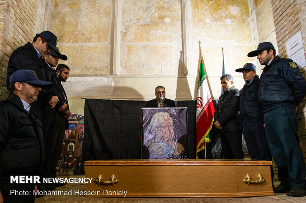 مراسم تشییع احسان اشراقی در بهشت صدر قزوین