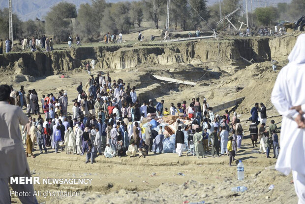 Relief-rendering situation in flood-hit areas in Sistan and Baluchestan prov.