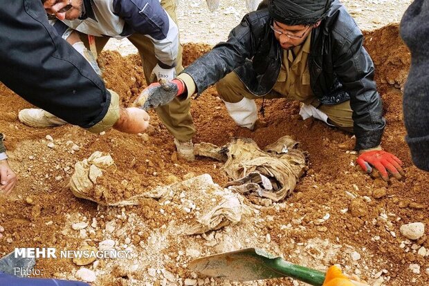 پیدا شدن پیکر مطهر سه شهید در منطقه قلاویزان مهران 