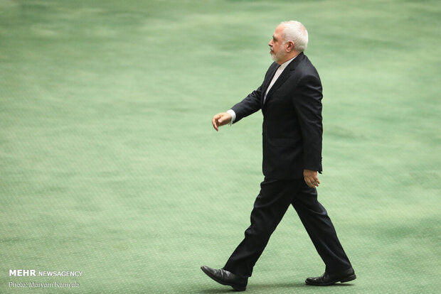 Zarif to discuss foreign policy developments with MPs on Wed.