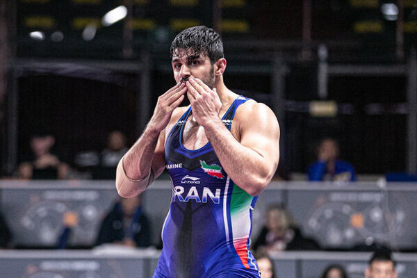 Iranian wrestler wins gold medal in Yasar Dogu Tournament