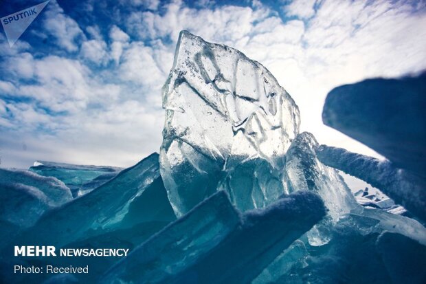 تصاویری زیبا و دیدنی از دریاچه یخ زده بایکال