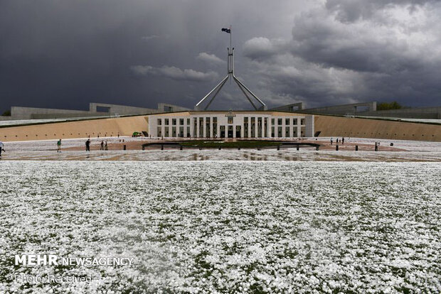 بارش تگرگ و طوفان شن در استرالیا