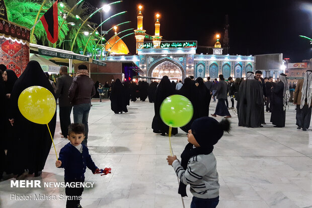 Imam Hussein pilgrims in Karbala