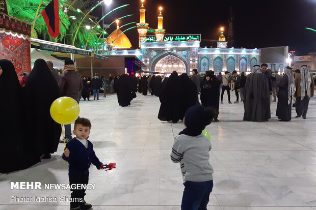 Imam Hussein pilgrims in Karbala