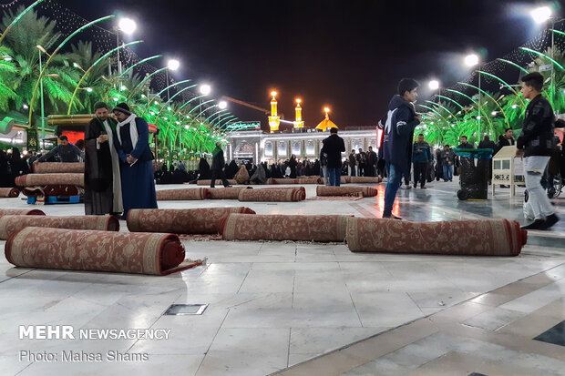 Imam Hussein pilgrims in Karbala