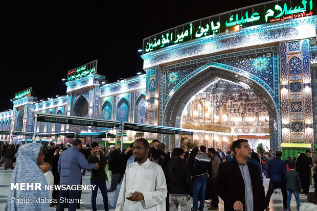 Imam Hussein pilgrims in Karbala