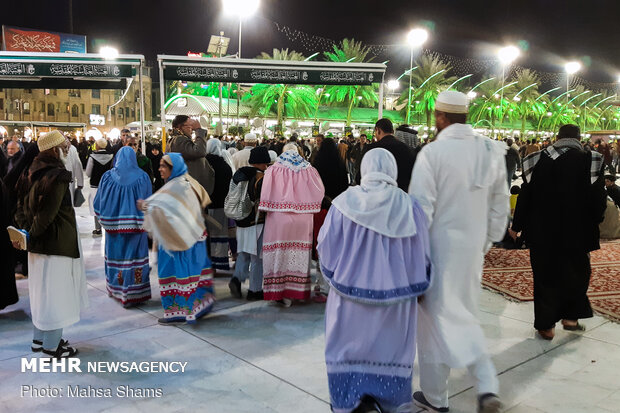 Imam Hussein pilgrims in Karbala