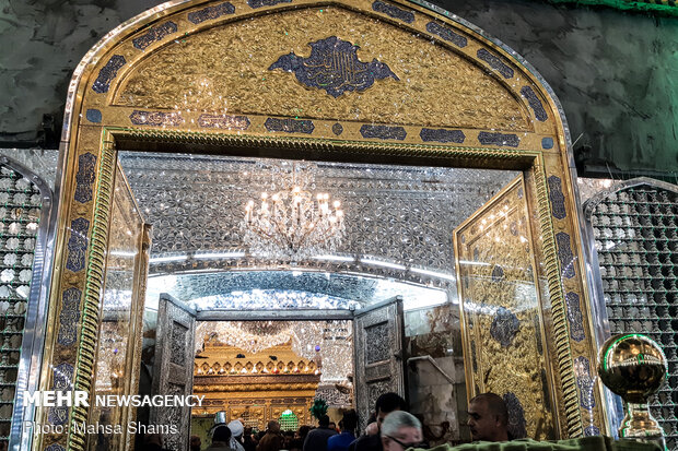 Imam Hussein pilgrims in Karbala