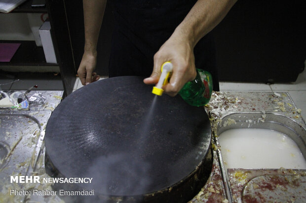 ‘Rehtah’ or ‘Rugag’ bread, a special dish in southern Iran
