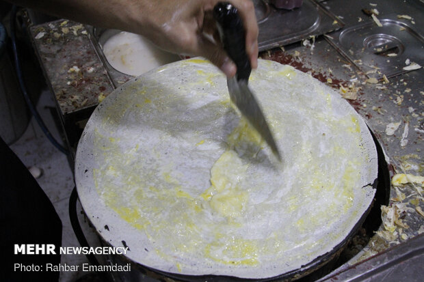 ‘Rehtah’ or ‘Rugag’ bread, a special dish in southern Iran
