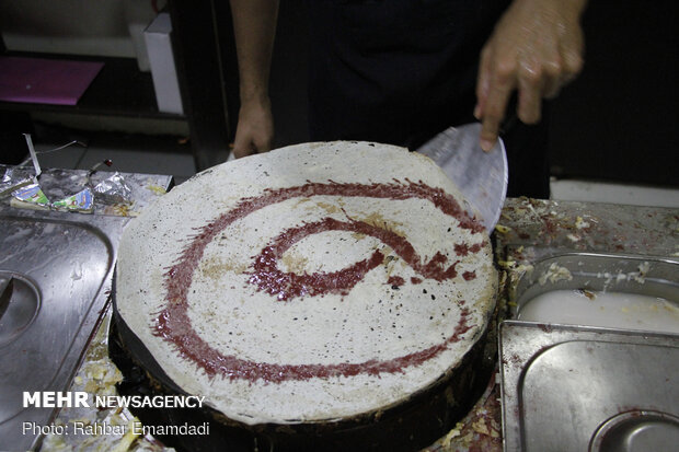 ‘Rehtah’ or ‘Rugag’ bread, a special dish in southern Iran
