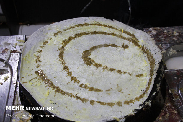 ‘Rehtah’ or ‘Rugag’ bread, a special dish in southern Iran
